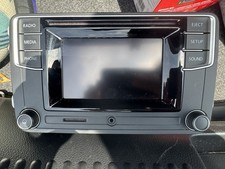 Radio pantalla táctil estéreo para coche Volkswagen con controles multimedia y telefónicos