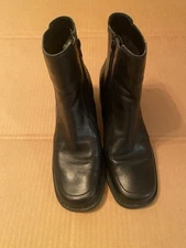 Woman’s Easy Spirit Ankle Boot Pokerface SIZE 8.5 Black Leather 2" Heel No Box