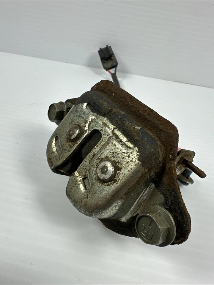 Actuador de bloqueo de pestillo puerta levadiza trasera Nissan Xterra 2000-2005 90500-7Z400 Foto 2 de 4