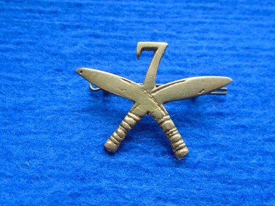 WWII 7TH GURKHA RIFLES CAST BRASS MÜTZENABZEICHEN, INDIAN MADE