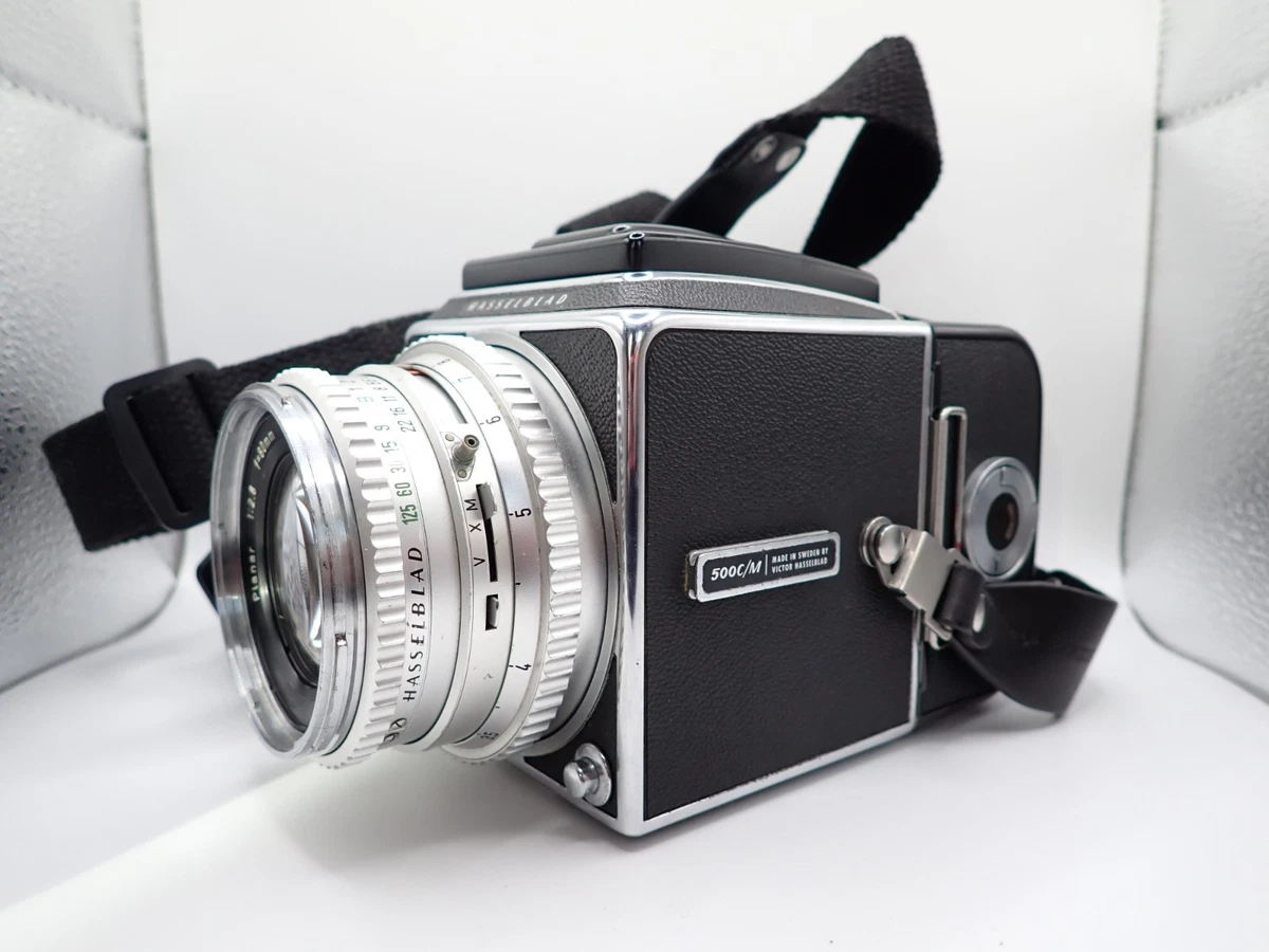 Hasselblad 500 C/M Noir + Objectif 80mm F/2,8 CF T* + Dos A12 – Testé, état Proche Du Neuf