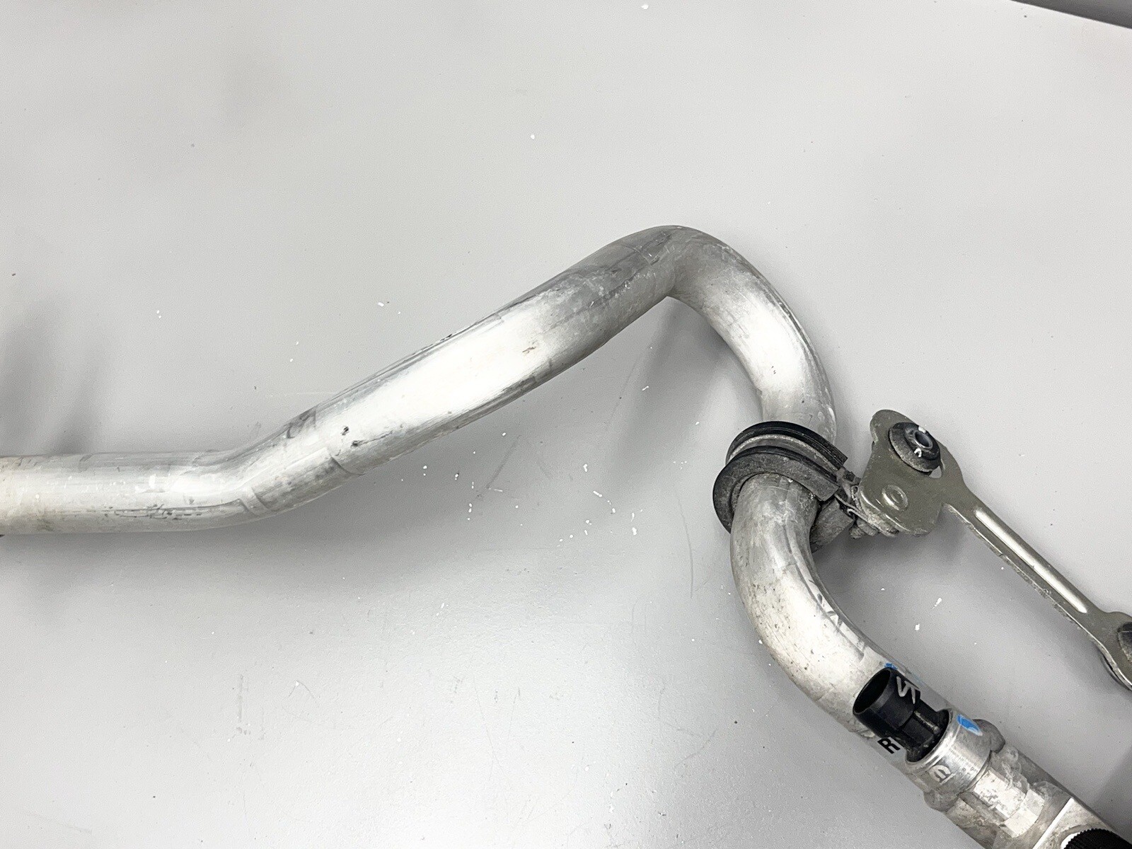 ⭐️2017 - 2021 MASERATI LEVANTE 3.0L A/C AIR CONDITION LINE PIPE TUBE 670033591