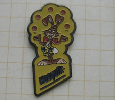 NESQUIK / NESTLE / HASE    ...................................  Pin (277i)