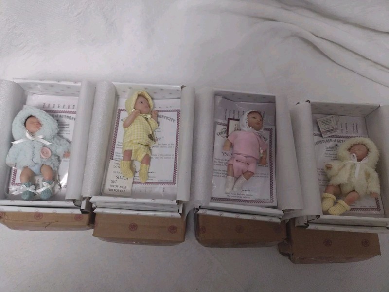 Lot Of 4  Newborn Mini Dolls Ashton-Drake Galleries #'s 1-4 MIB with Shippers 