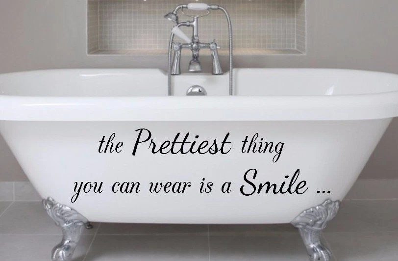 The Prettiest Thing You Can Wear Is A Smile - Calcomanía de vinilo de pared pegatina cita arte Foto 3 de 4