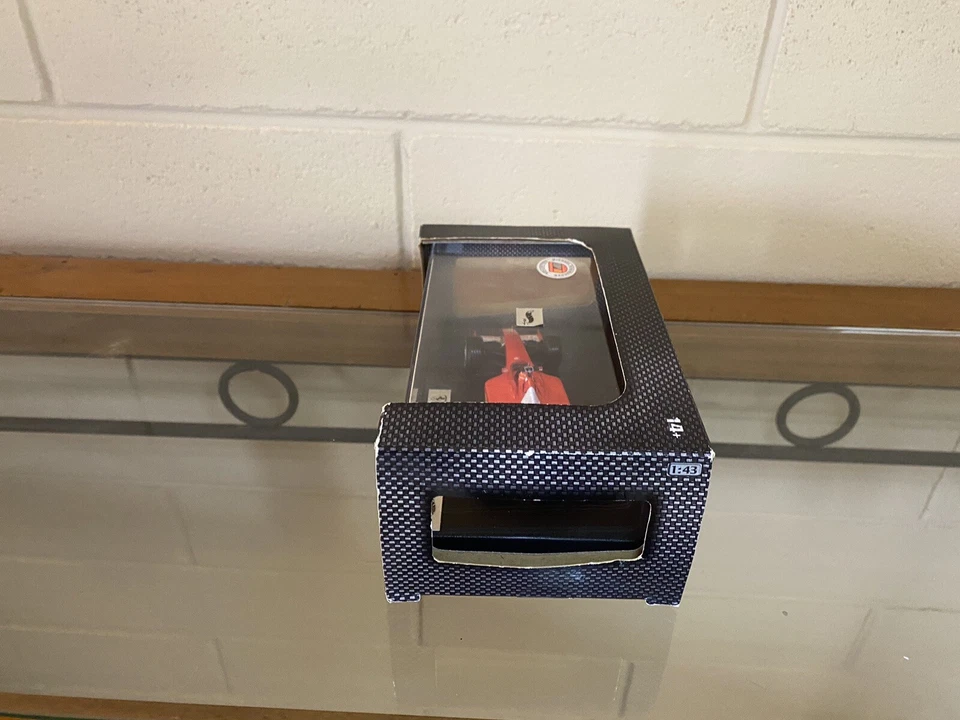 Mattel Hot Wheels N°50213 Ferrari F2001 #1 Michael Schumacher 1/43 - image 3 of 4