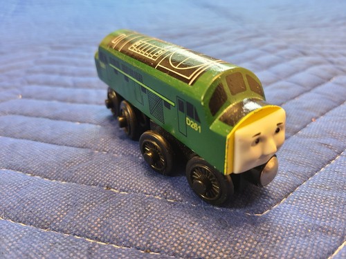 Thomas Wooden Railway D261 Diesel Britt 