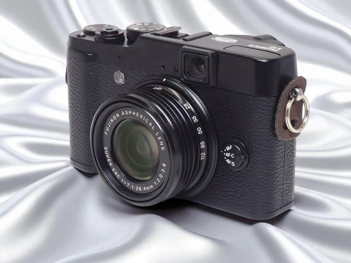 Mint] Fujifilm X10 12.0 MP Fuji X Series Black Digital Camera w