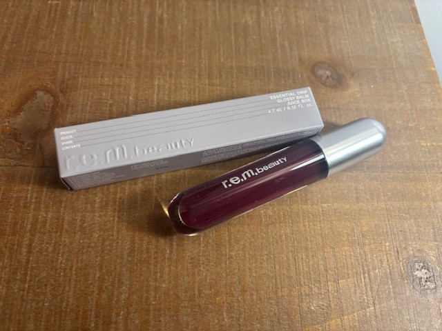 r.e.m. beauty Essential Drip Glossy Balm Shade Juice Box 4.7 mL / 0.15 Oz NIB