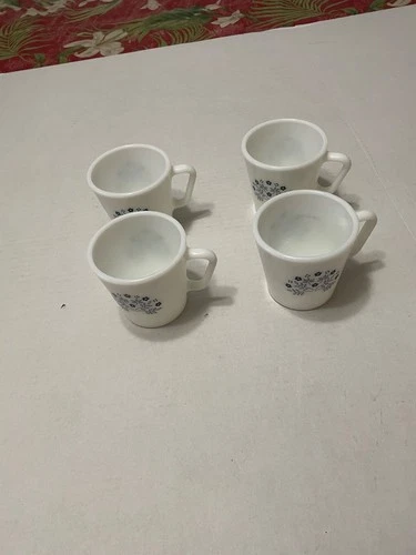 Vintage Set of 4 Pyrex Blueberry Summer Impressions Milk Glass Mugs. Exc Cond!