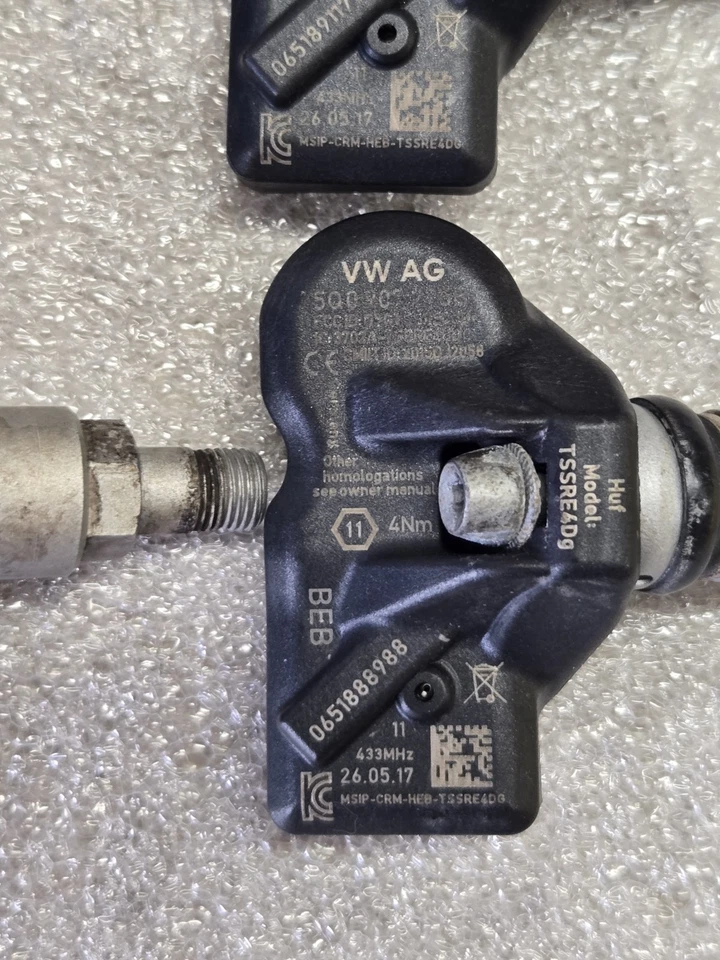 Sensores TPMS originales Porsche OEM 5Q0907275B Panamera 911 Cayenne Boxster Cayman Foto 2 de 4