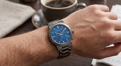 BURBERRY HERREN UHR BU9365 EDELSTAHL GRAUTON ARMBAND UND BLAUES ZIFFERBLATT ORIGINAL