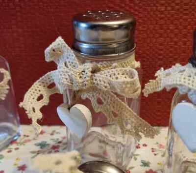 5er Set Salzstreuer Gewürzdose - Glas - Shabby Chic Dekor - 4 x 4 x 9,3 cm