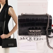 NEW $2395 ALEXANDER MCQUEEN Black Croc Embossed JEWELED KNUCKLE Chain FLAP BAG