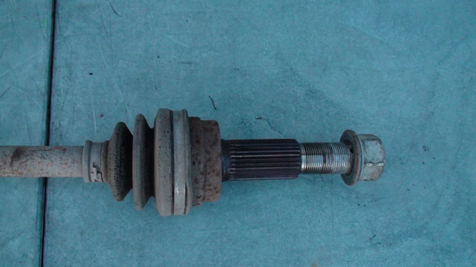 Nissan Murano 2003-2014 eje trasero derecho lado del pasajero OEM 39600-CA000 Foto 3 de 4