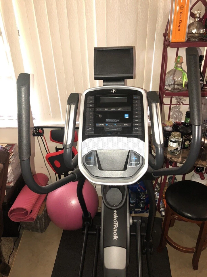 NordicTrack e7.52 Elíptica Usada En Excelente Estado Funcionando Gimnasio en Casa Foto 4 de 4