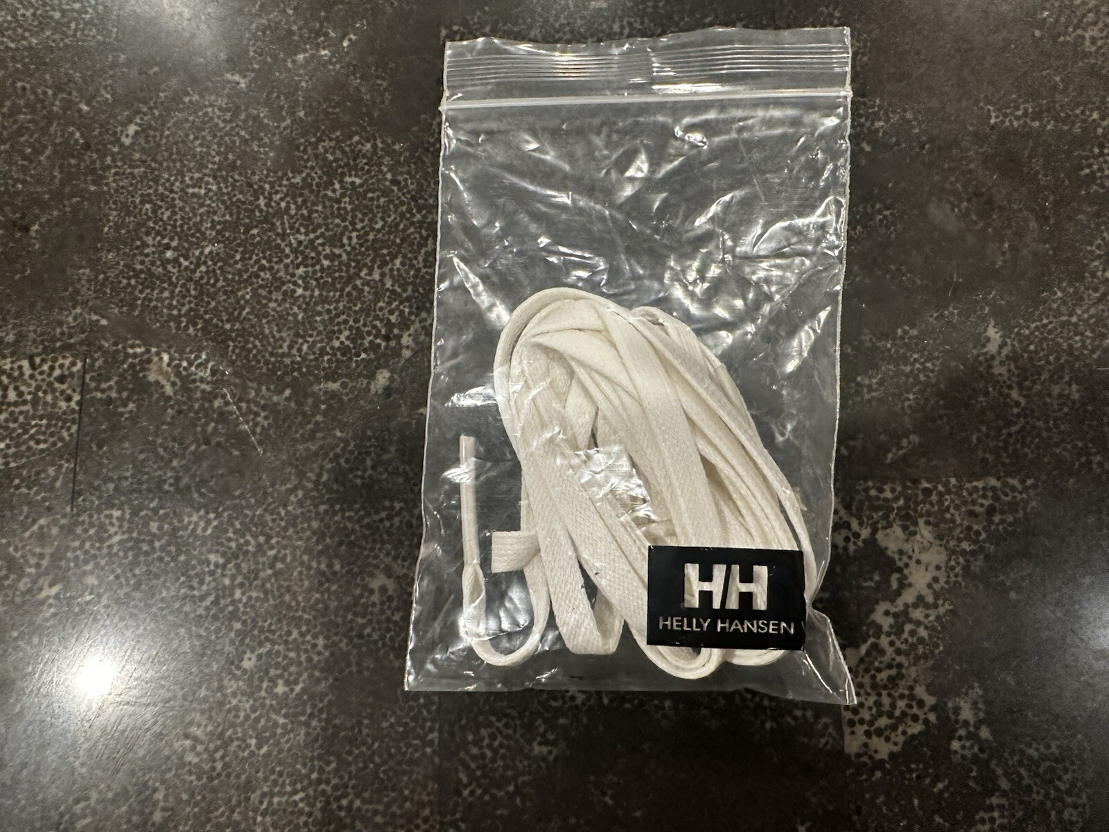 SAOLA Scarpe uomo Helly Hansen usate