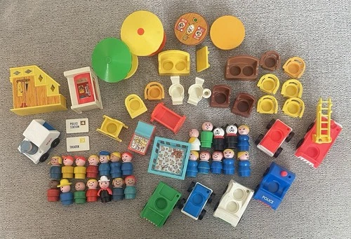 Vintage Fisher Price Little People Lot Of 59 Pieces, Wooden & Plastic Figures ++