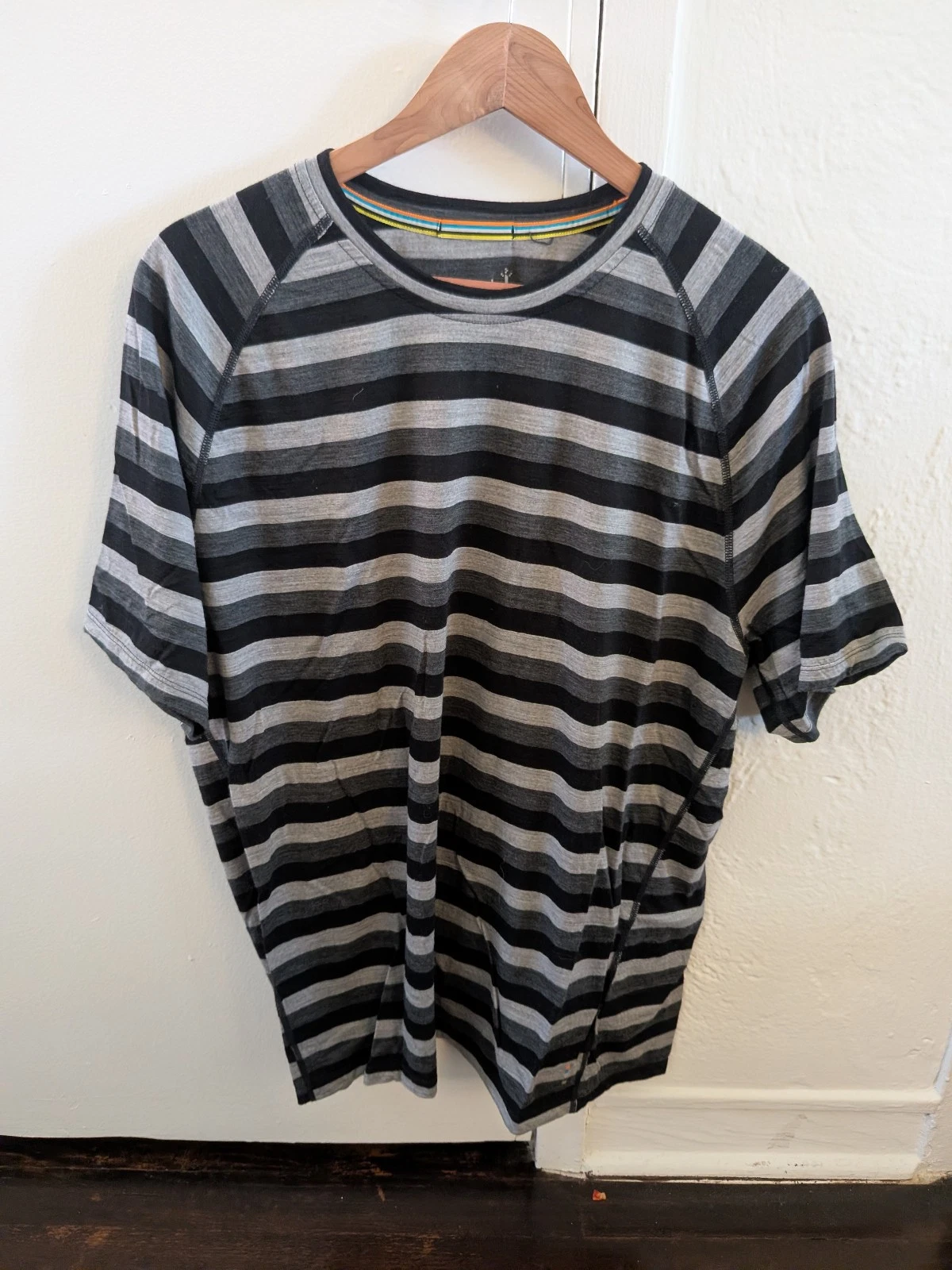 Smartwool Merino 150 Mens Sz XL Gray Striped Short Sleeve Baselayer T-Shirt Tee
