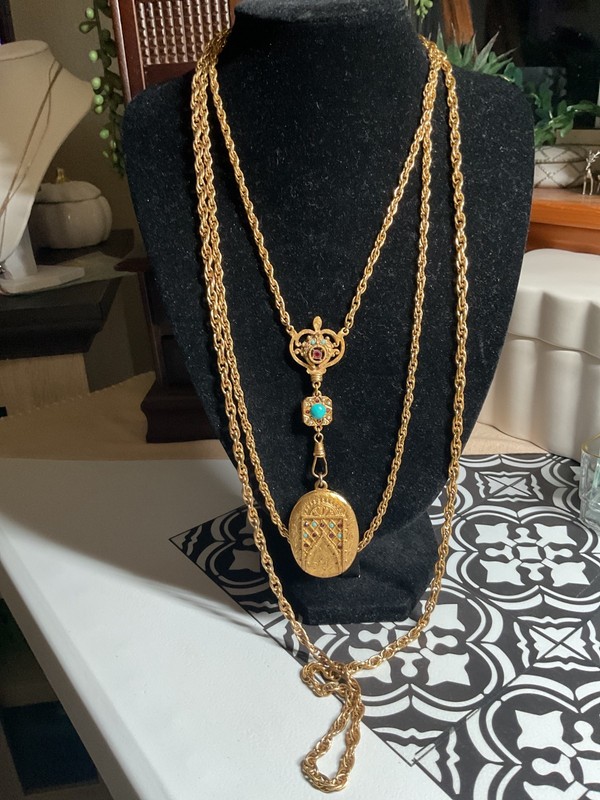Unsigned gold tone Florenza style necklace three strands with faux turquoise