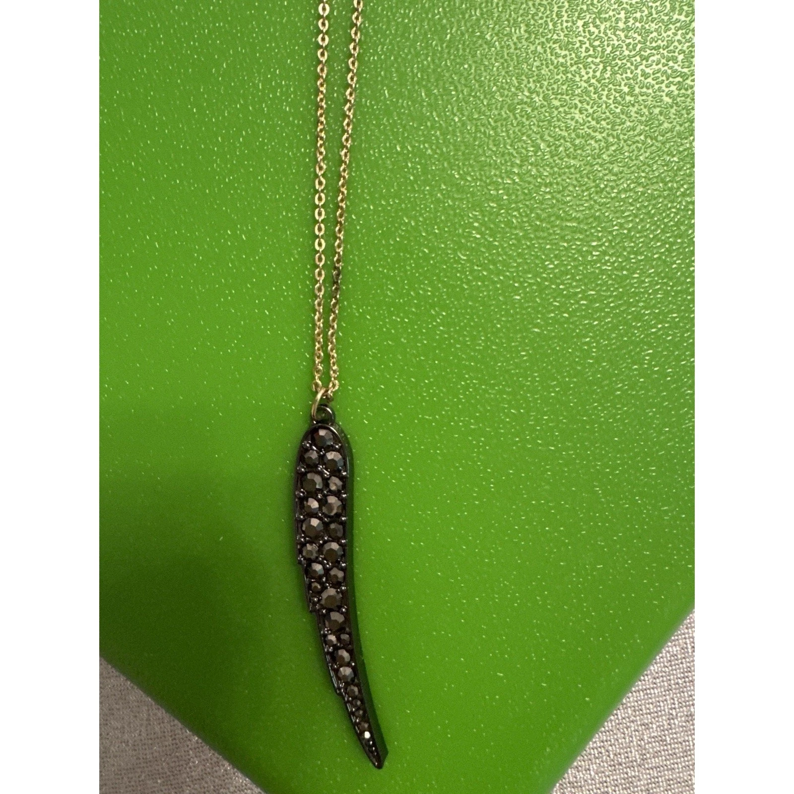 UNDERCOVER Collana Ala Lunga Victoria's Secret Costume Gioielli Nero Strass Oro