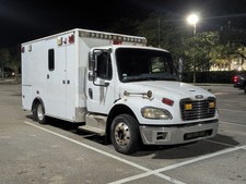 2006 Freightliner M2 106 
