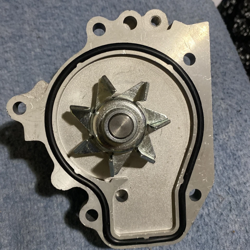 Bomba de agua para 96-01 Honda Acura CRV Integra 1.8L 4 Cyl 2.0L DB35C5 Foto 3 de 4