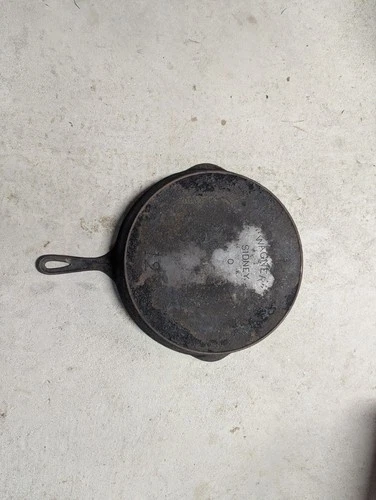 WAGNER WARE NO.12 CAST IRON SKILLET  SYDNEY O