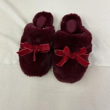 Super cozy Auden faux fur slippers in a gorgeous burgundy/wine colo