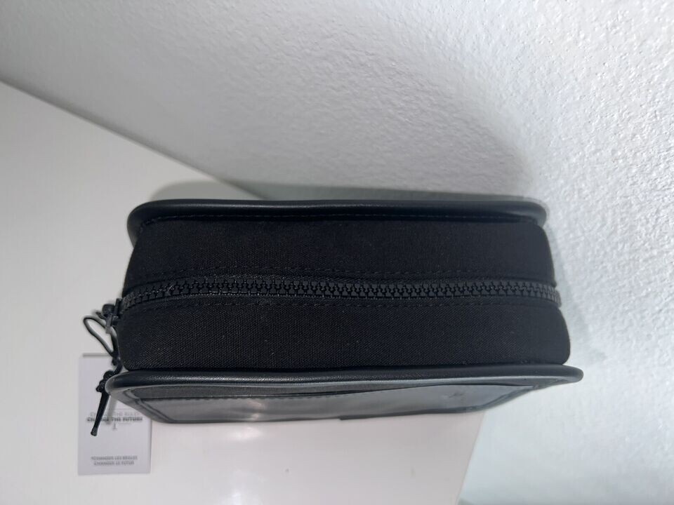Yves Saint Laurent black Bag Beaute YSL Makeup cosmetic