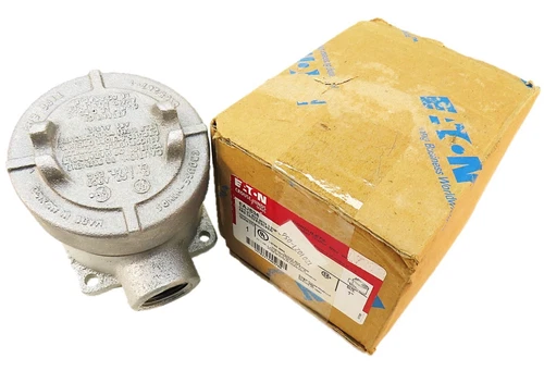 Eaton EAJB36  Condulet EAJ Conduit Outlet Box with Cover 3-3/16" NEW IN BOX