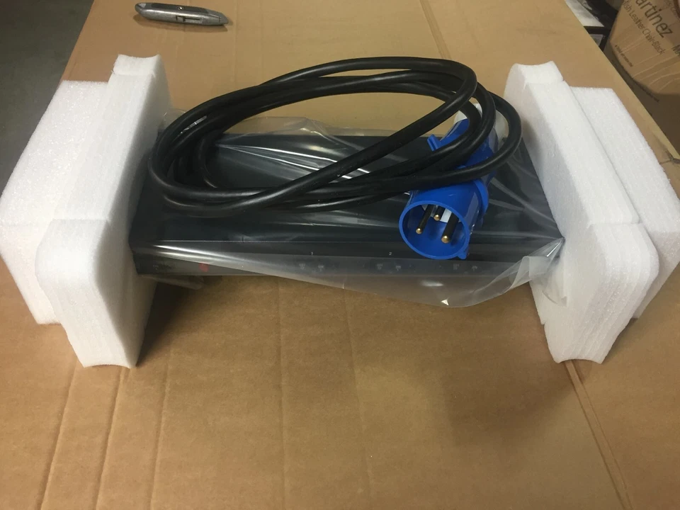 HP EO4502 Modular 32A PDU Control Unit (228481-003) W/C13 Ext Bar Accessory Kit. - Image 4 of 4