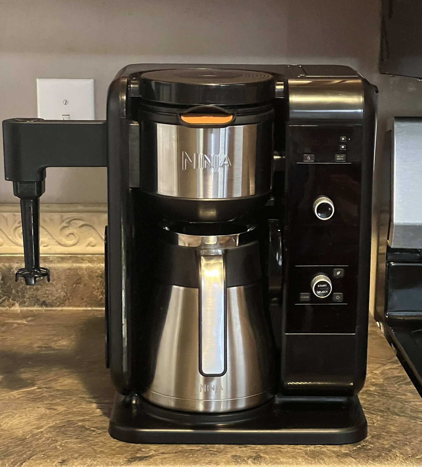 Ninja CP307 Hot and Cold Brewed System With Thermal Carafe Coffee Maker