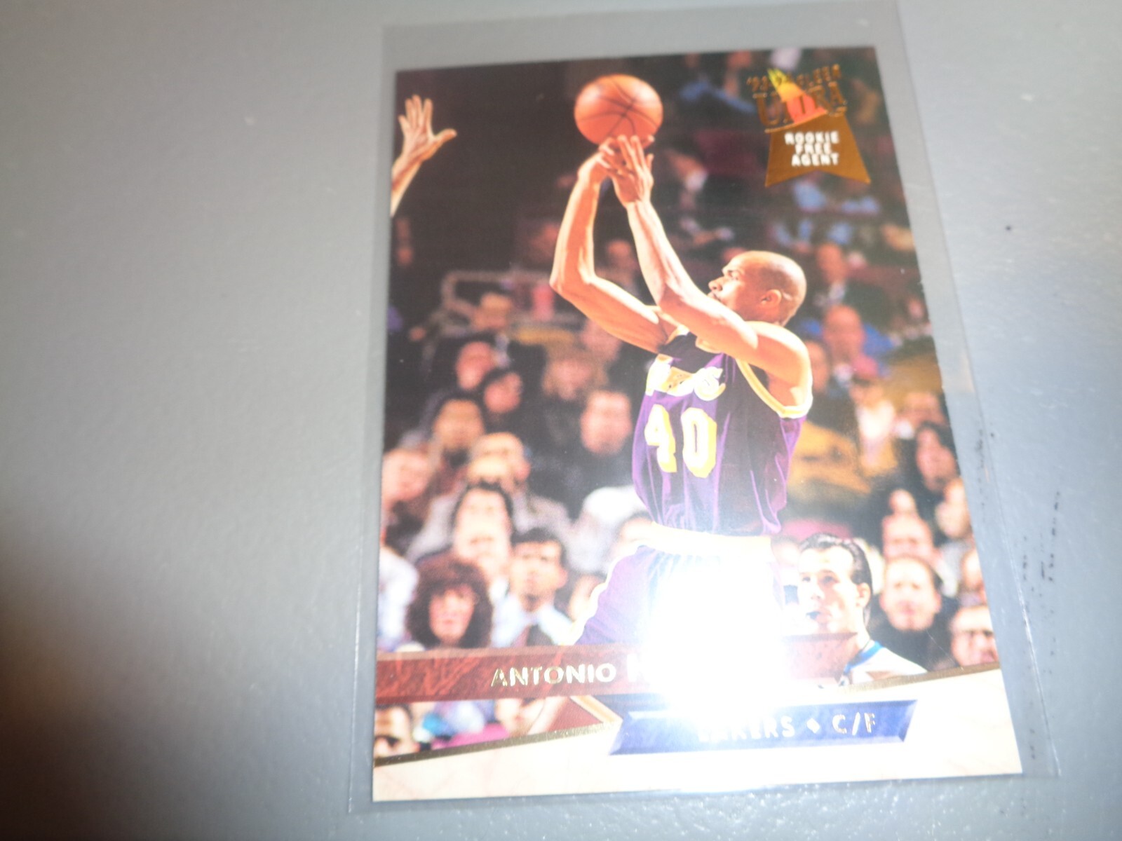 1993-94 Fleer Ultra Basketball Card #274 Los Angeles Lakers Antonio Harvey