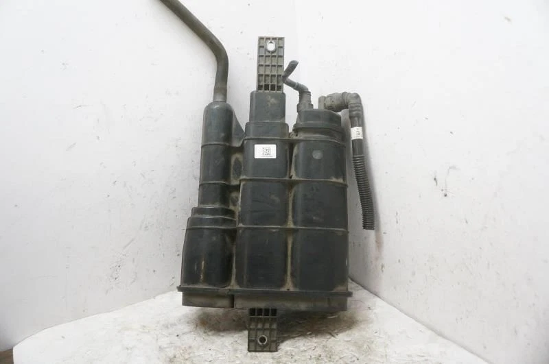 Hyundai Sonata 2015 evaporador de vapor de combustible emisión bote EVAP 31420 C2500 OEM Foto 4 de 4