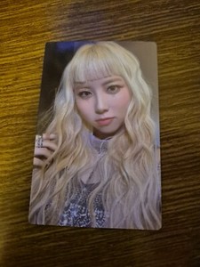 Purple Kiss Into Violet | eBay