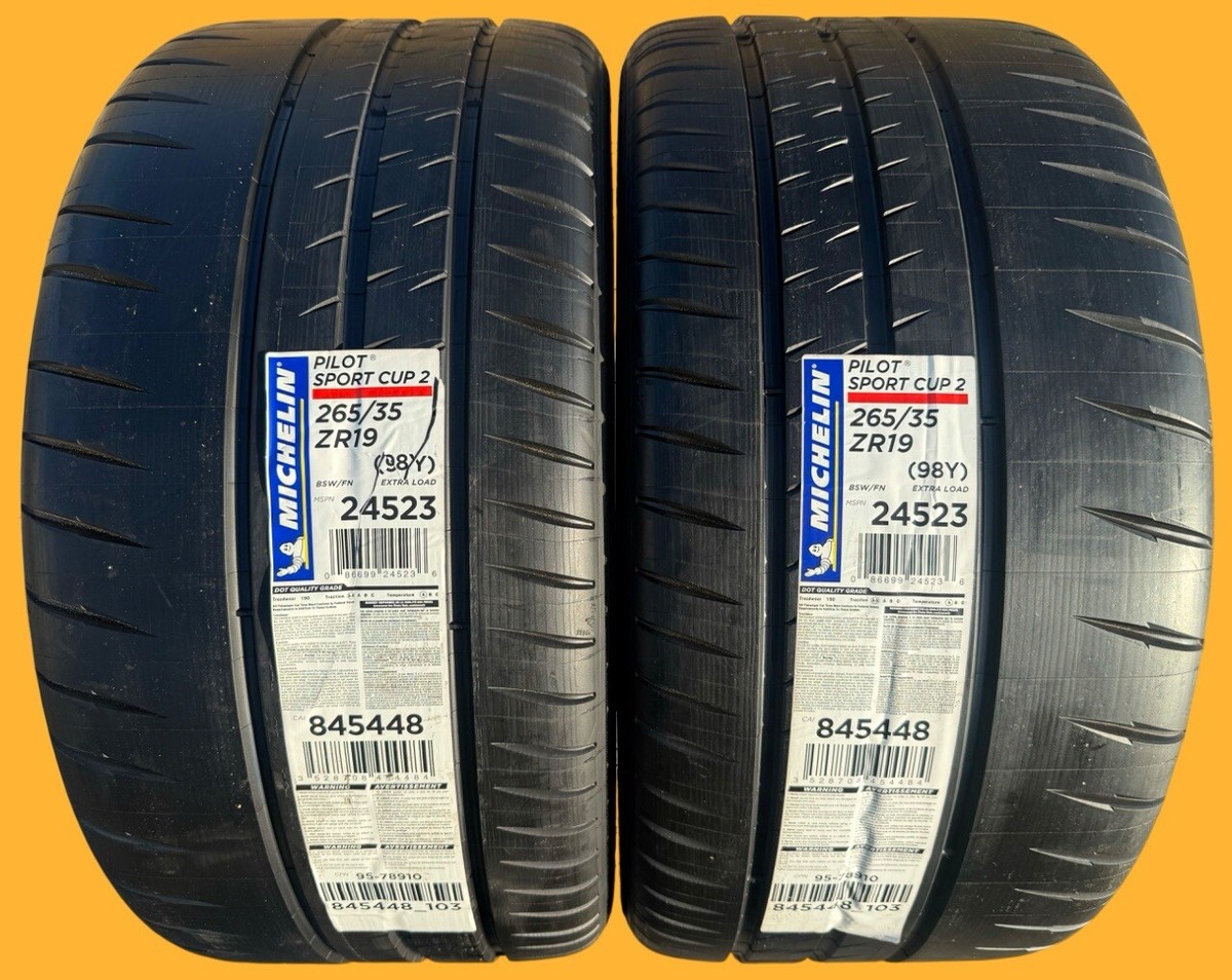 送料込み265/35ZR19 MICHELIN PilotSport 2本セット Set of TWO BRAND NEW 265/35ZR19 (98Y) Michelin Pilot Sport