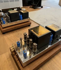Jadis JA100 Mono Amplifiers 