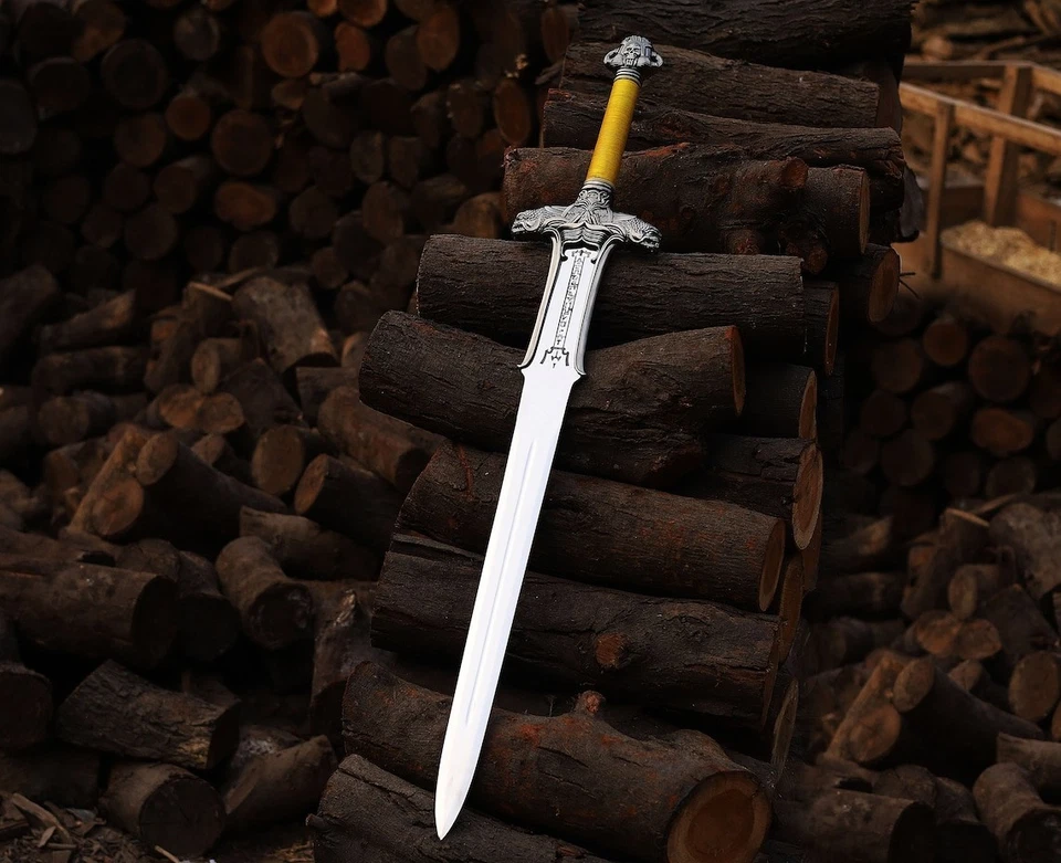 Espada Atlante Conan el Bárbaro con Funda de Cuero Premium Conan el Barba Foto 2 de 4