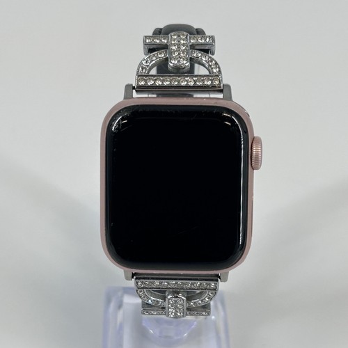 Apple Watch (Series 6) 40mm Gold Aluminum (LTE) w/ Band - Charging Issue