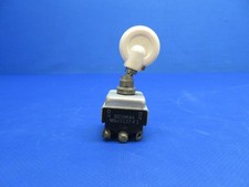 Beech 76 Duchess Landing Gear Switch P/N MS25127-E3, 8859K44 (0126-1801)