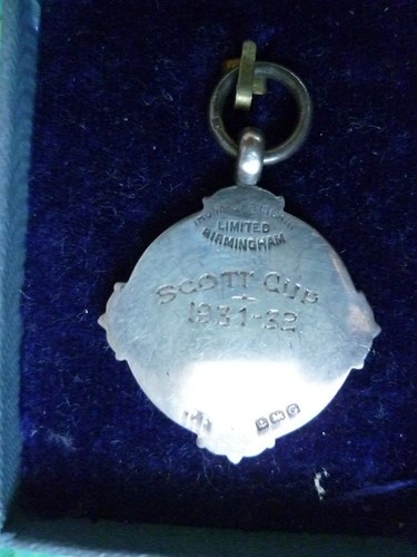 1931-32 Scott Cup Medal with Box HALLMARKED Silver ANTIQUE Original - Picture 2 of 4
