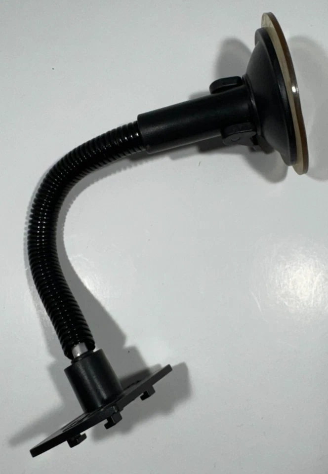 Magellan Roadmate 700 Wireless 3" LCD Touchscreen Portable GPS Navigator w/ Bag - Image 3 of 4