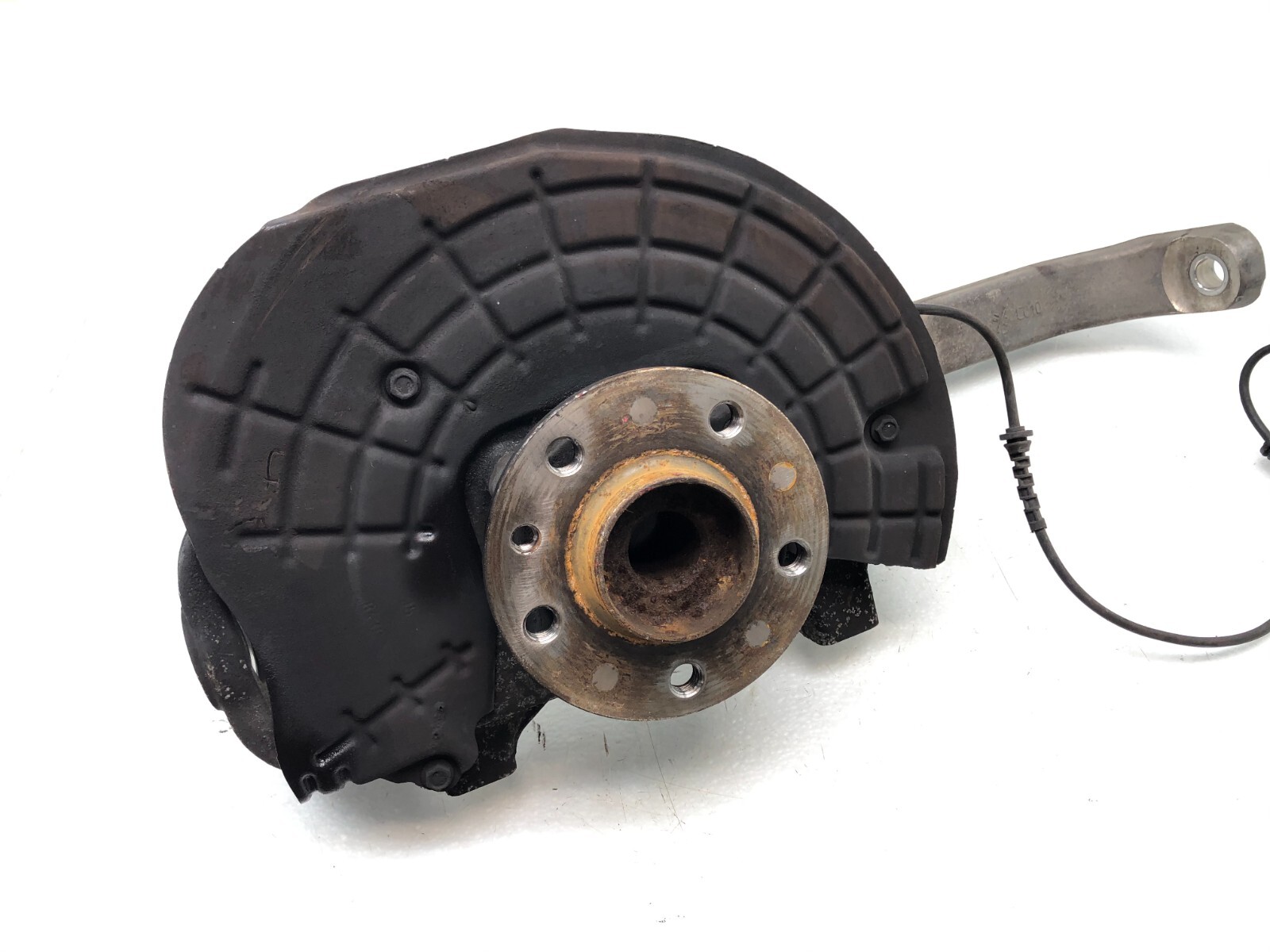2014-2019 MASERATI GHIBLI S RWD RIGHT PASSENGER FRONT SPINDLE KNUCKLE HUB OEM.