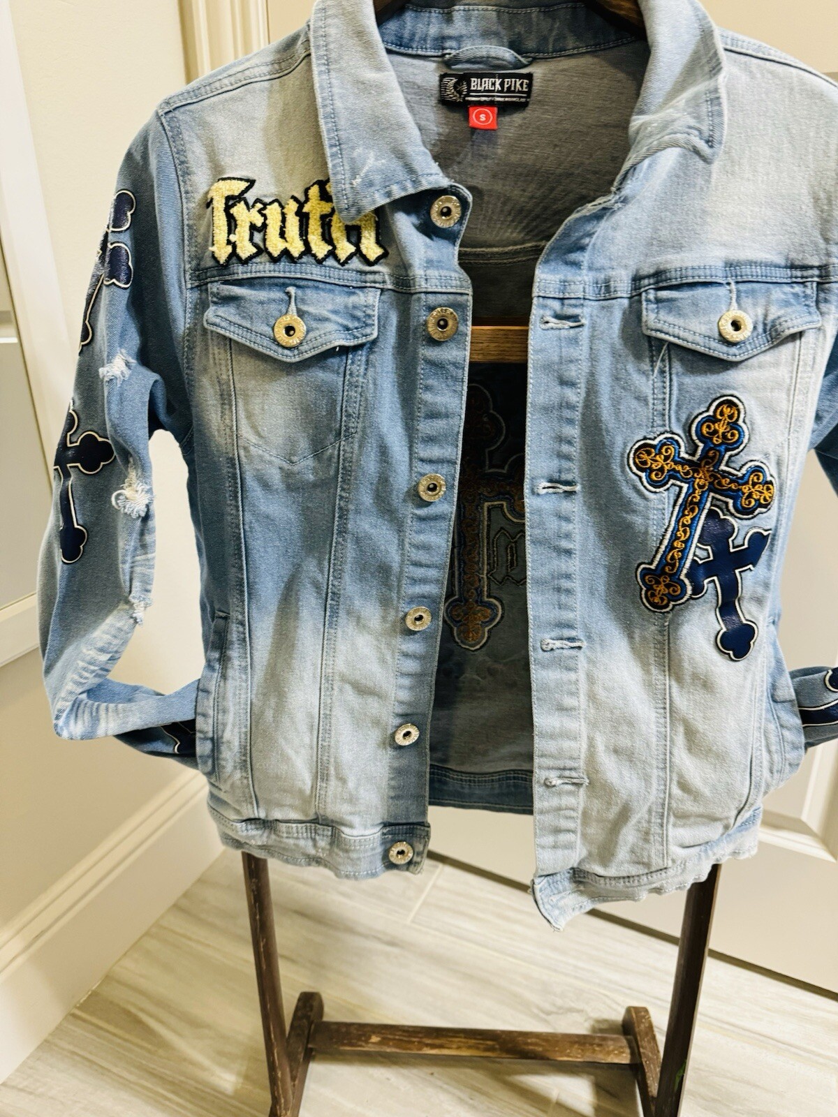 Y2K Black Pike TRUTH Jean Jacket Size Small Distressed Patched