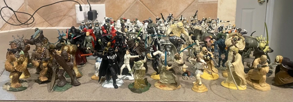 Lot of 110 Star Wars LFL Hasbro Mini Figures Battlepacks 2005-2006 Collections - Image 2 of 4