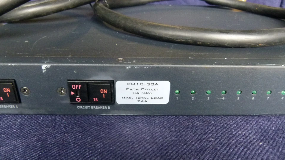 Unidad de distribución de energía Avocent Cyclades PM10i-30A PDU 10 salidas montable en rack Foto 4 de 4