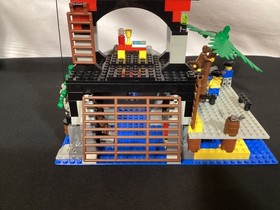 Lego Pirates 6279 Skull Island with Manual and 6 Mini Figs ( no box)