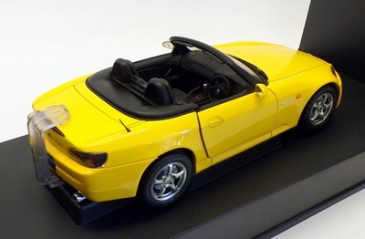 オートアート　S2000 Autoart 1/18 Scale 73209 - Honda S 2000 Japanese Version - Yellow