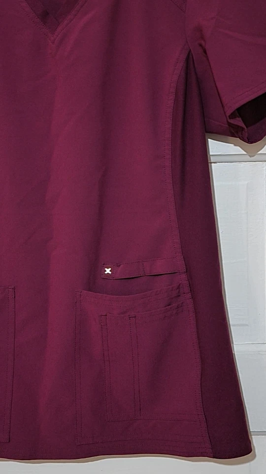 Blusa Médica Para Mujer Cherokee Iflex Color Medio Vino En Muy Buen Estado Foto 3 de 4
